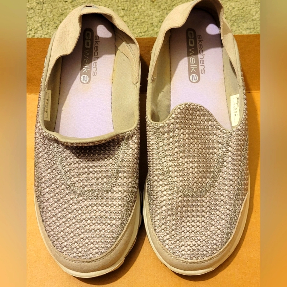 Skechers Go Walk 2 size 7